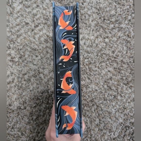 FairlyLoot The Girl With No Reflection by Keshe Chow Special Edition Book - Picture 5 of 6